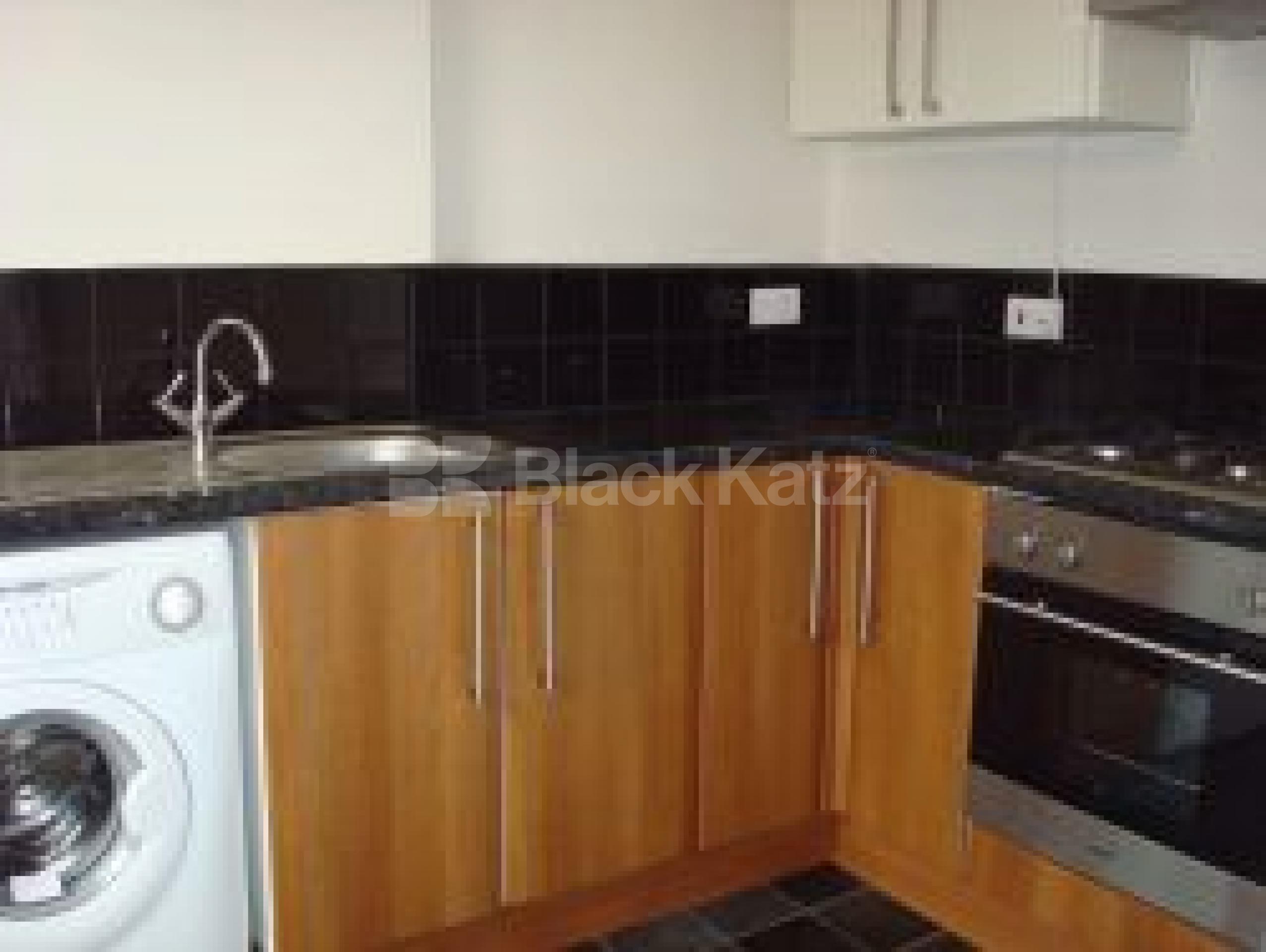 			1 Bedroom, 1 bath, 1 reception Flat			 Abbey Road, ST JOHNS WOOD NW8 nw8